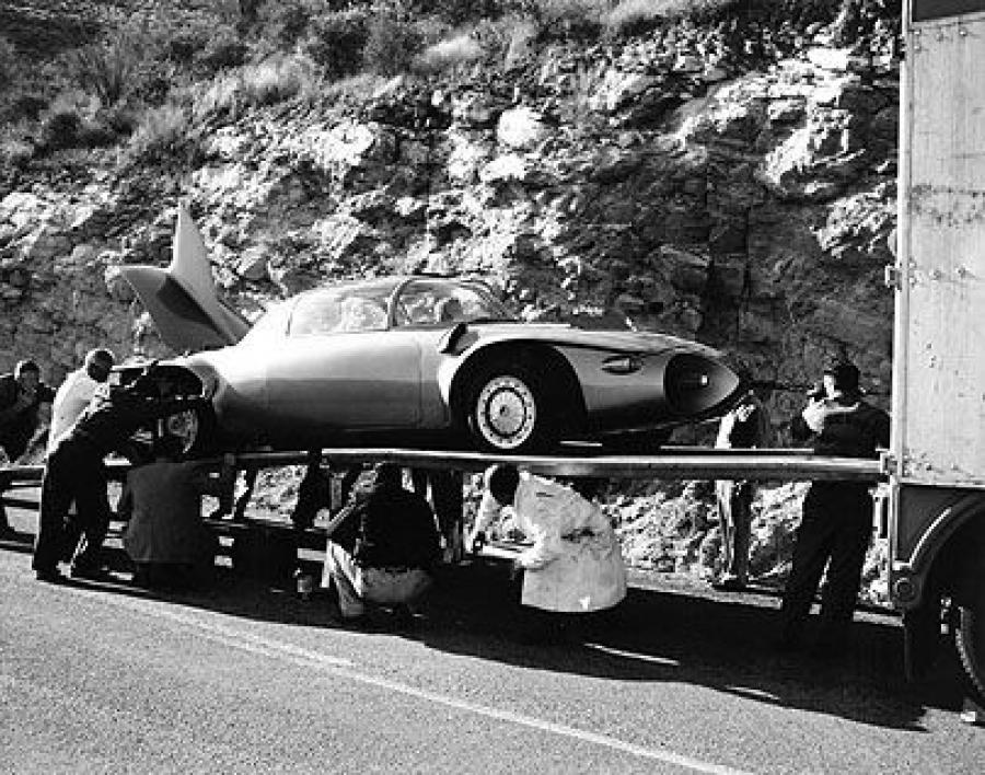  GM Firebird II Concept Car 1956 года  (фото 14 из 21)